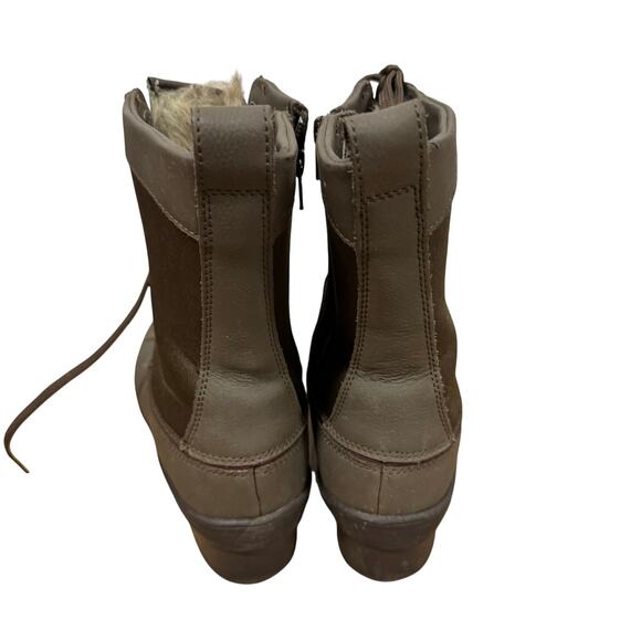 Clarks Brown Waterproof Lace Up Duck Boots - Picture 3 of 6